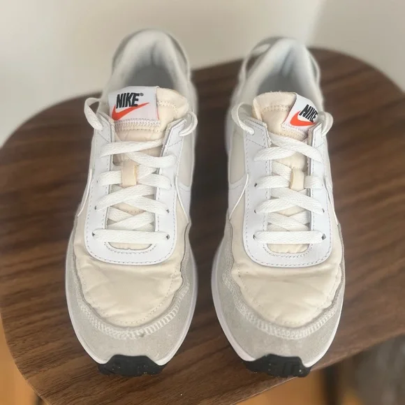 Nike Women’s Waffle Debut Sneaker Sneakers Athletic Shoes White 6 - Picture 5 of 6